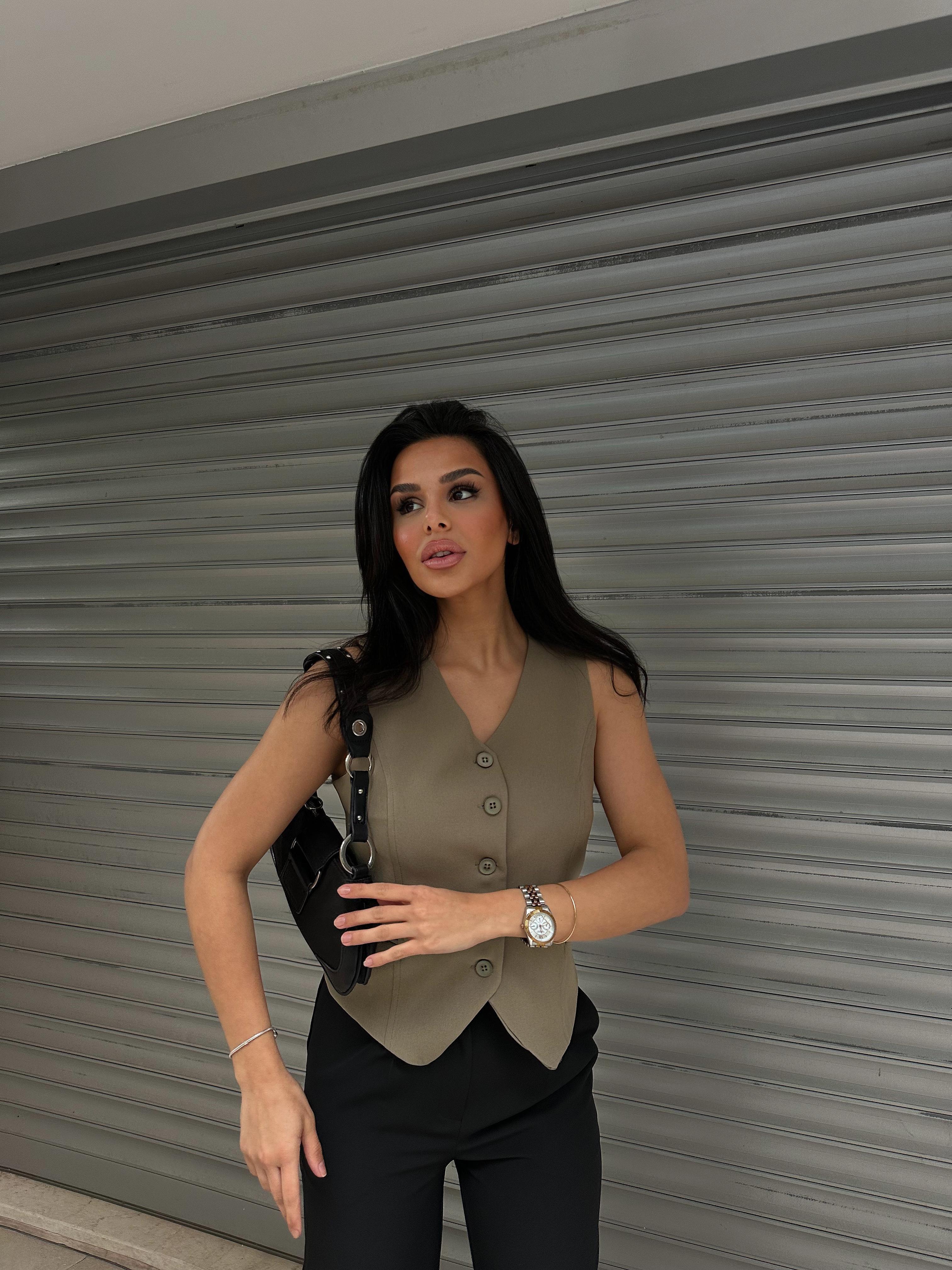 Zarina Kolsuz Yelek Haki Yeşil · 3