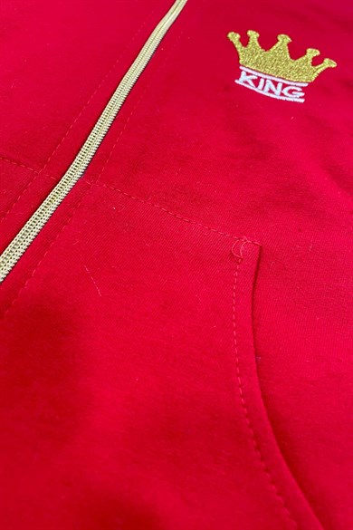 Erkek Bebek Kırmızı Kapüşonlu Kral Desenli Tulum