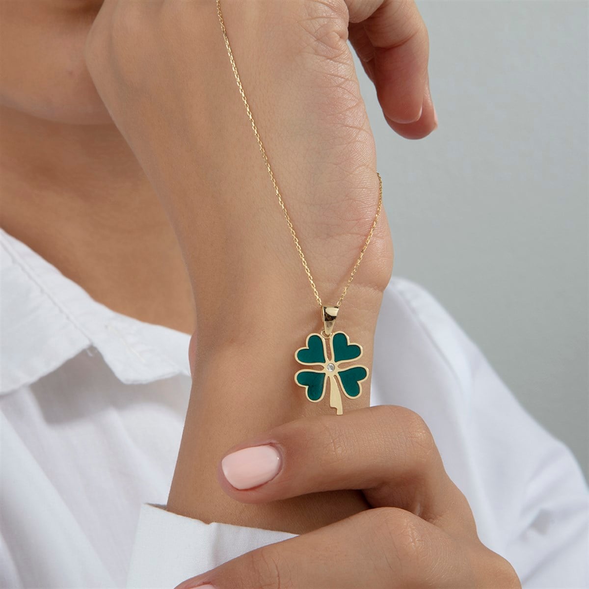 14 Ayar Mineli Yonca Kolye 