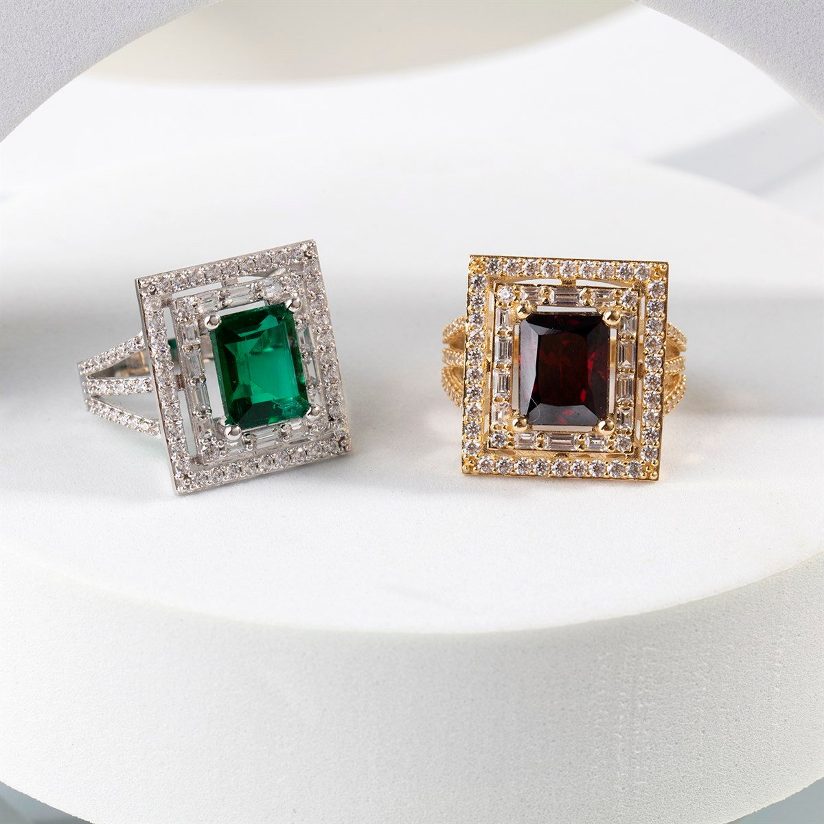 14 Ayar Altın Renkli Baget Linaa  Yüzük 