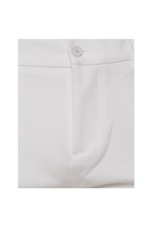 BEYAZ Comfort Fit Bermuda Şort