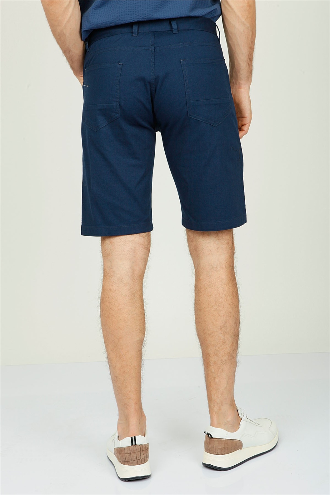 AÇIK LACİVERT Comfort Fit Bermuda Şort · 4