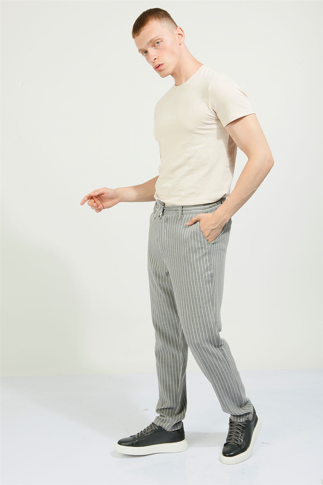 GRI Slim Fit Jogger Pantolon · 4