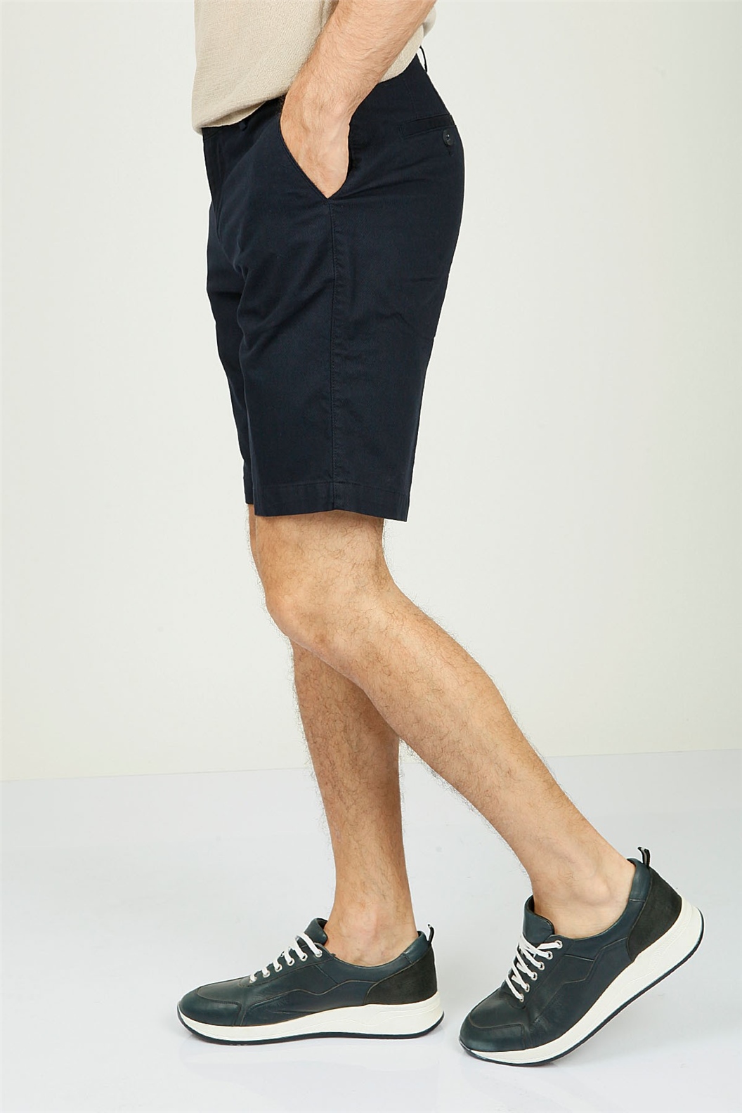 Lacivert Comfort Fit Bermuda Şort · 3