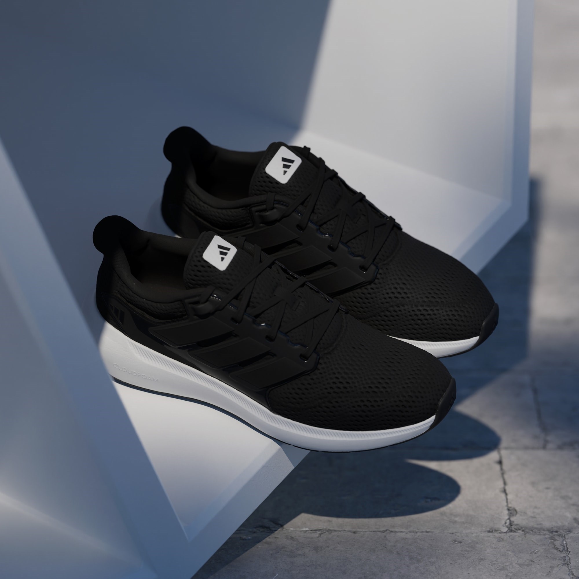 ADİDAS ULTIMASHOW 2.0 CBLACK/CBLACK/FTWWHT