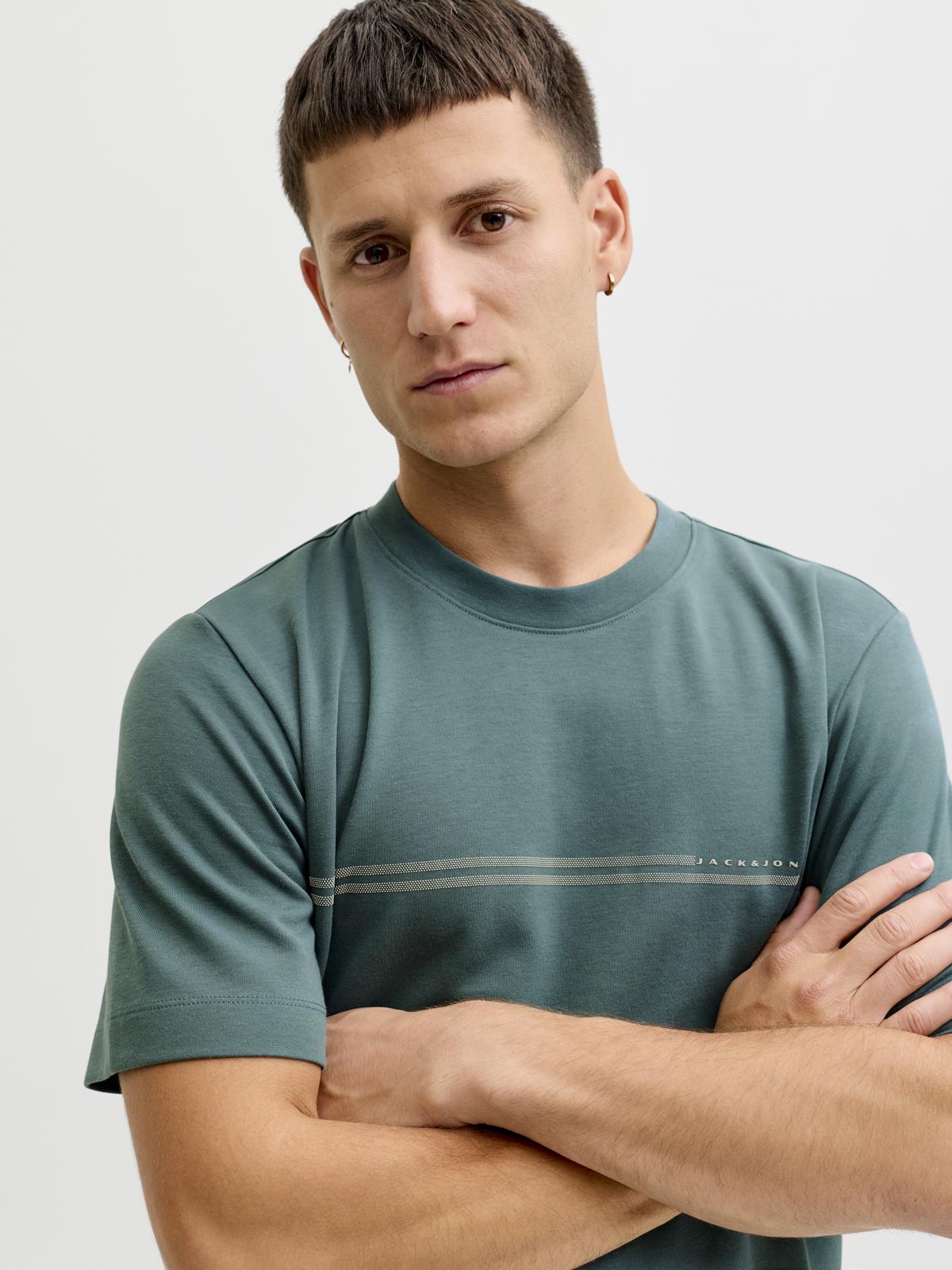 JCOFUSION CHEST BRAND TEE SS CREW NOOS North Atlantic