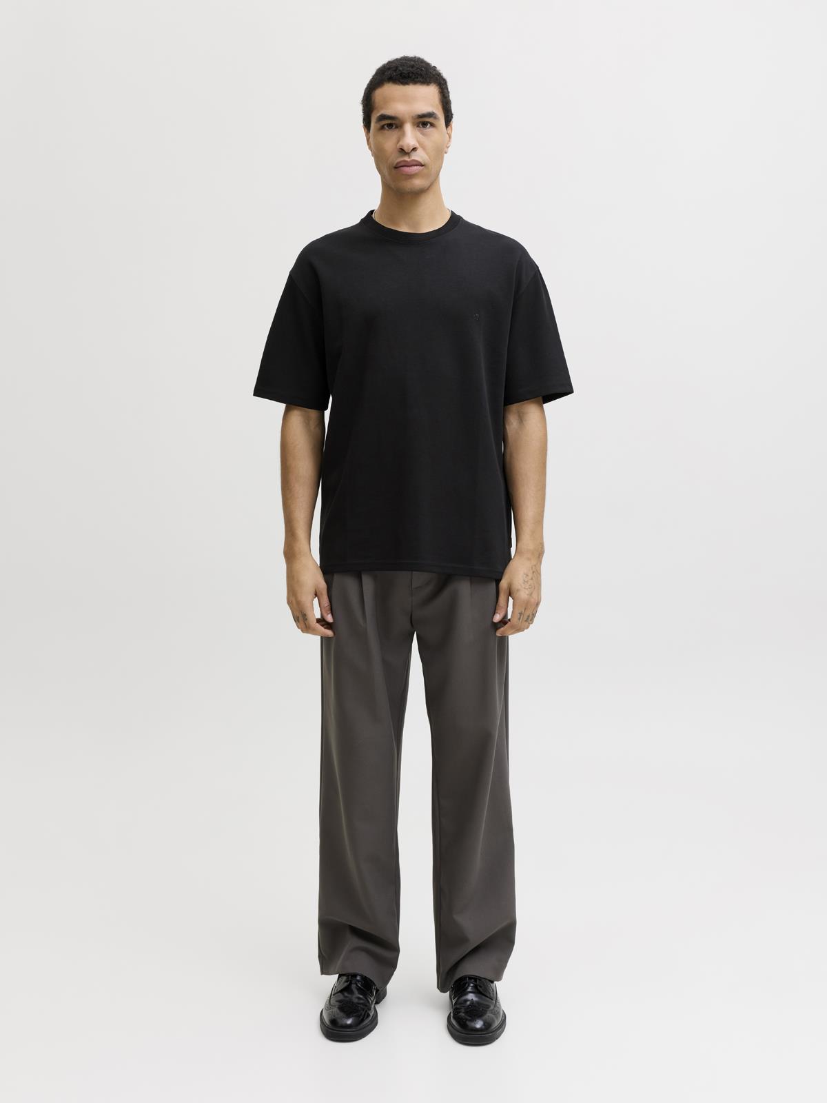 JPRBLAETHAN SS LOGO TEE SN Black