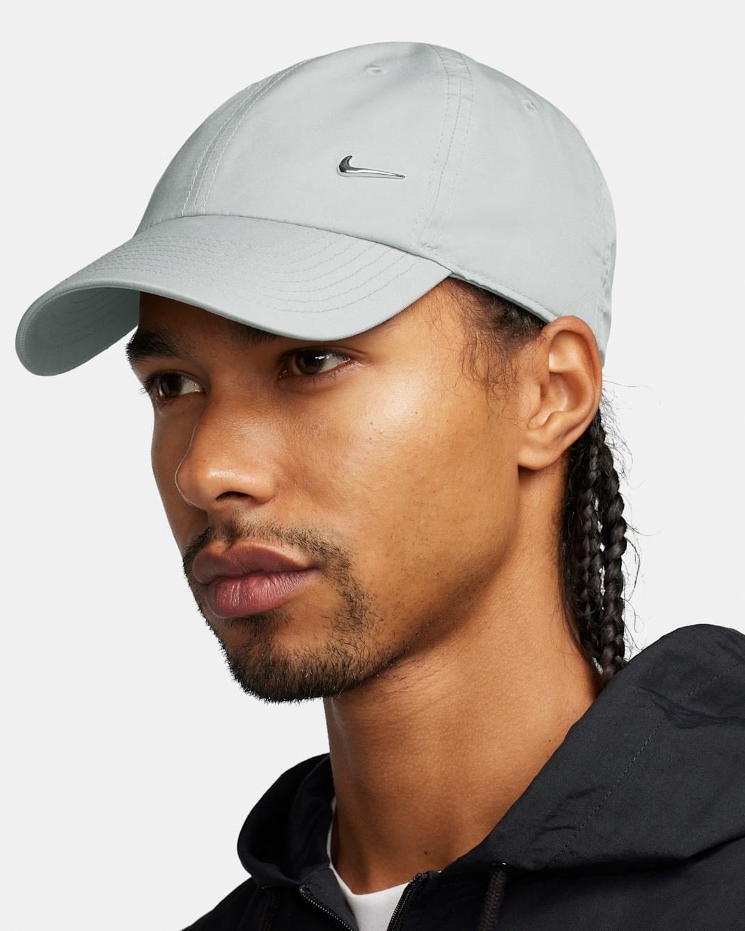 Nike Dri-FIT Club Unstructured Metal Swoosh Cap Ekru