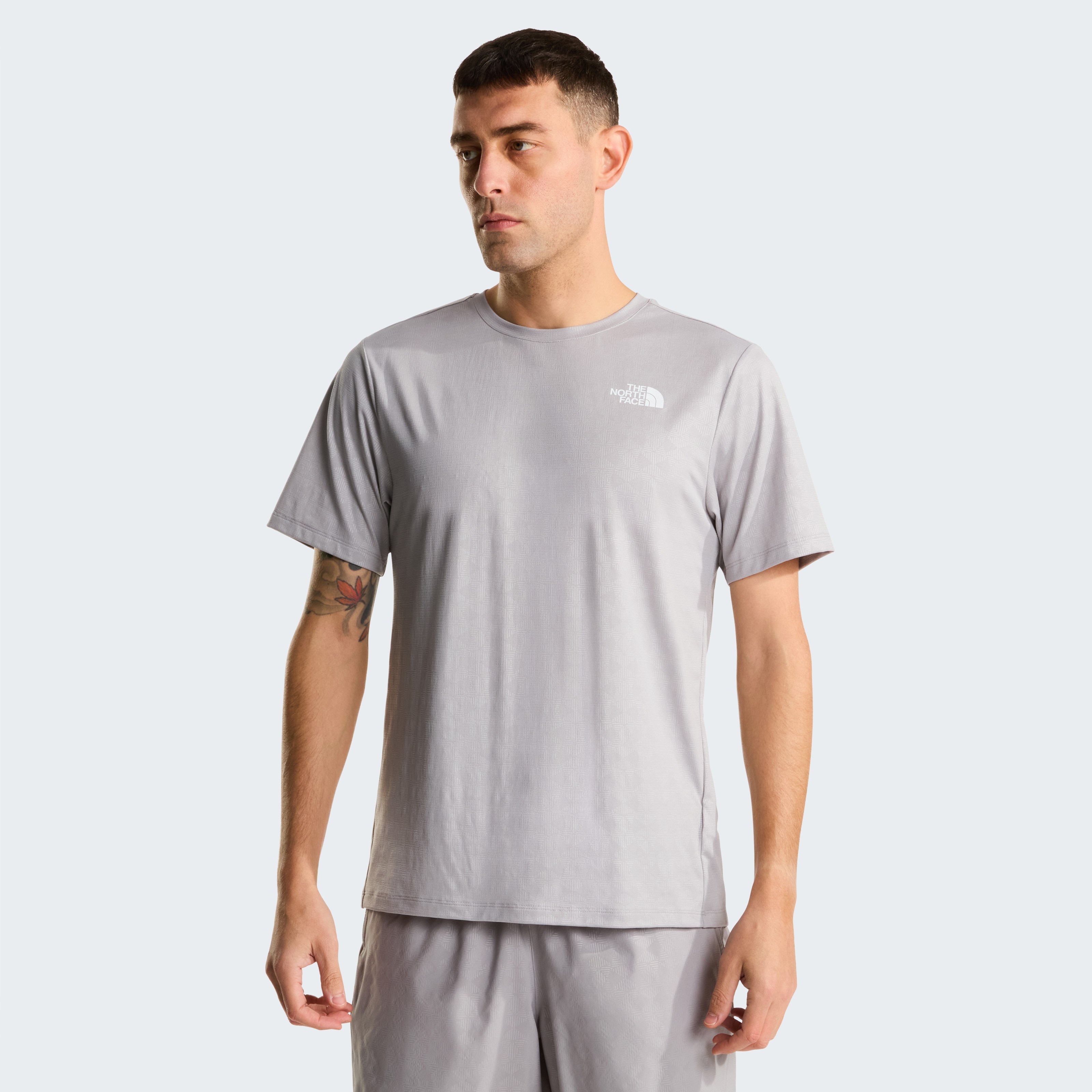 M 24/7 PENTADOME EMBOSSED REG SS TEE GREY