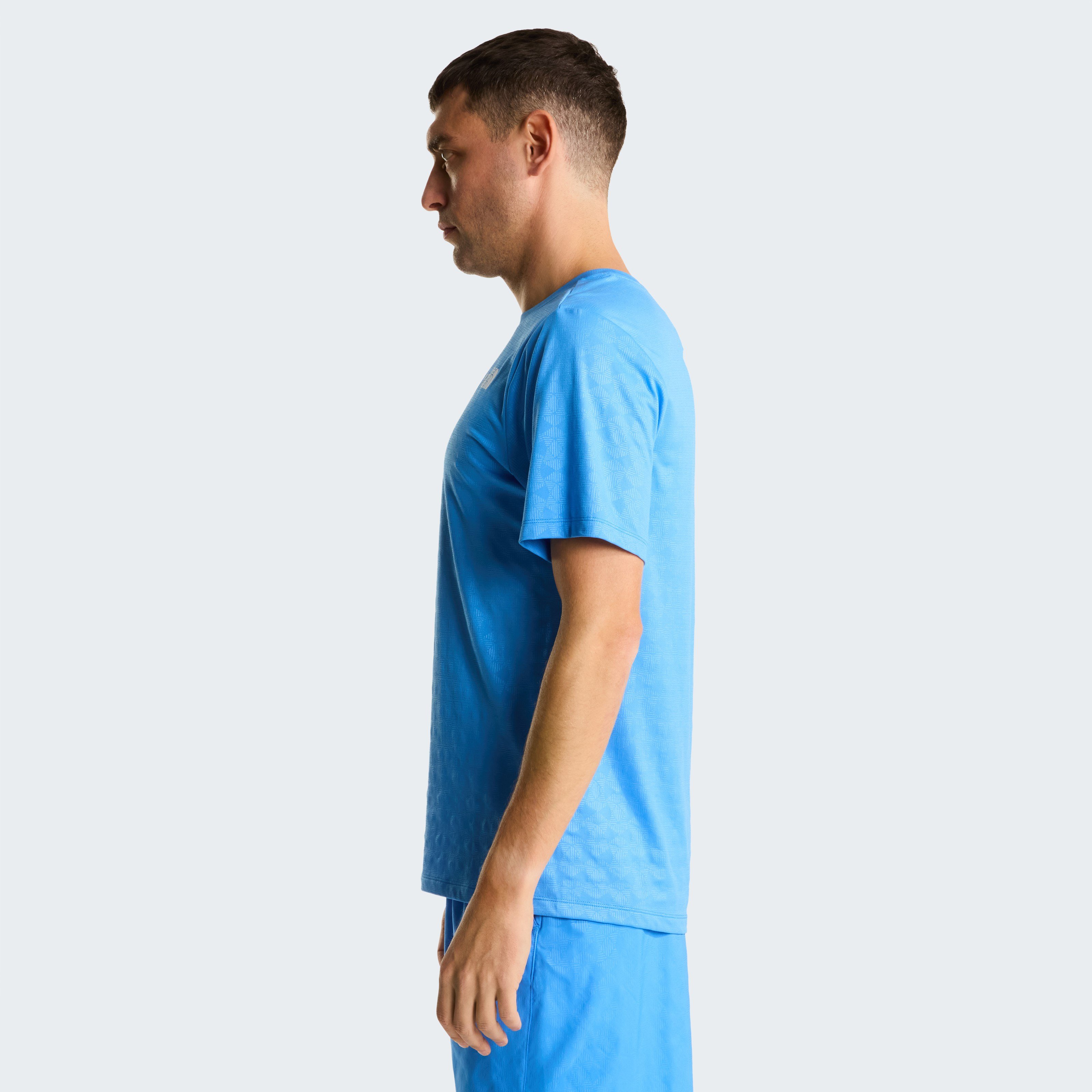 M 24/7 PENTADOME EMBOSSED REG SS TEE Blue