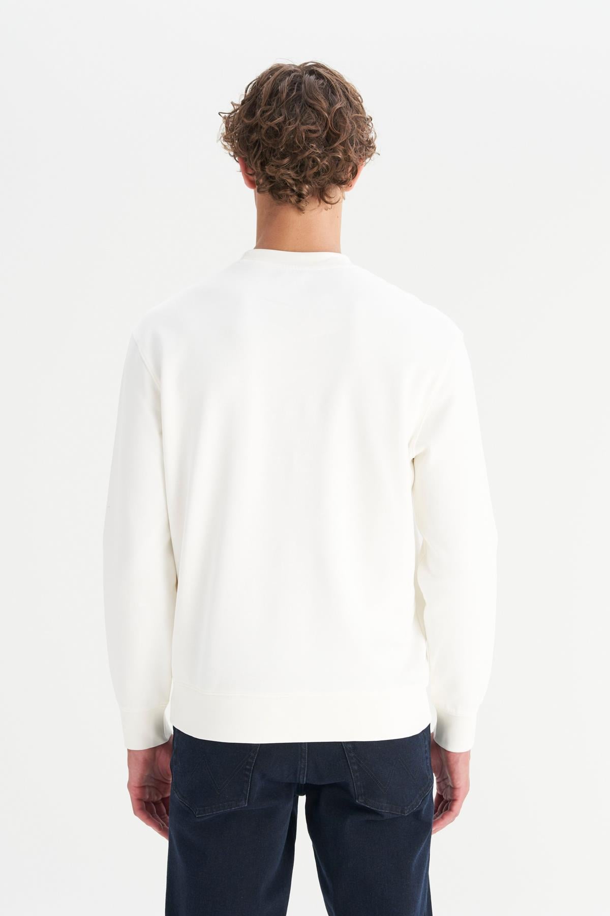 Erkek Patch Logo Sweatshirt Worn White