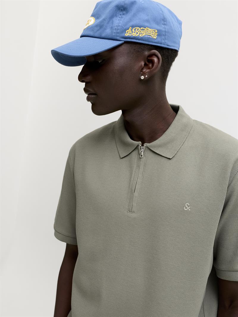 JJEAUSTIN ZIP POLO SS NOOS Vetiver