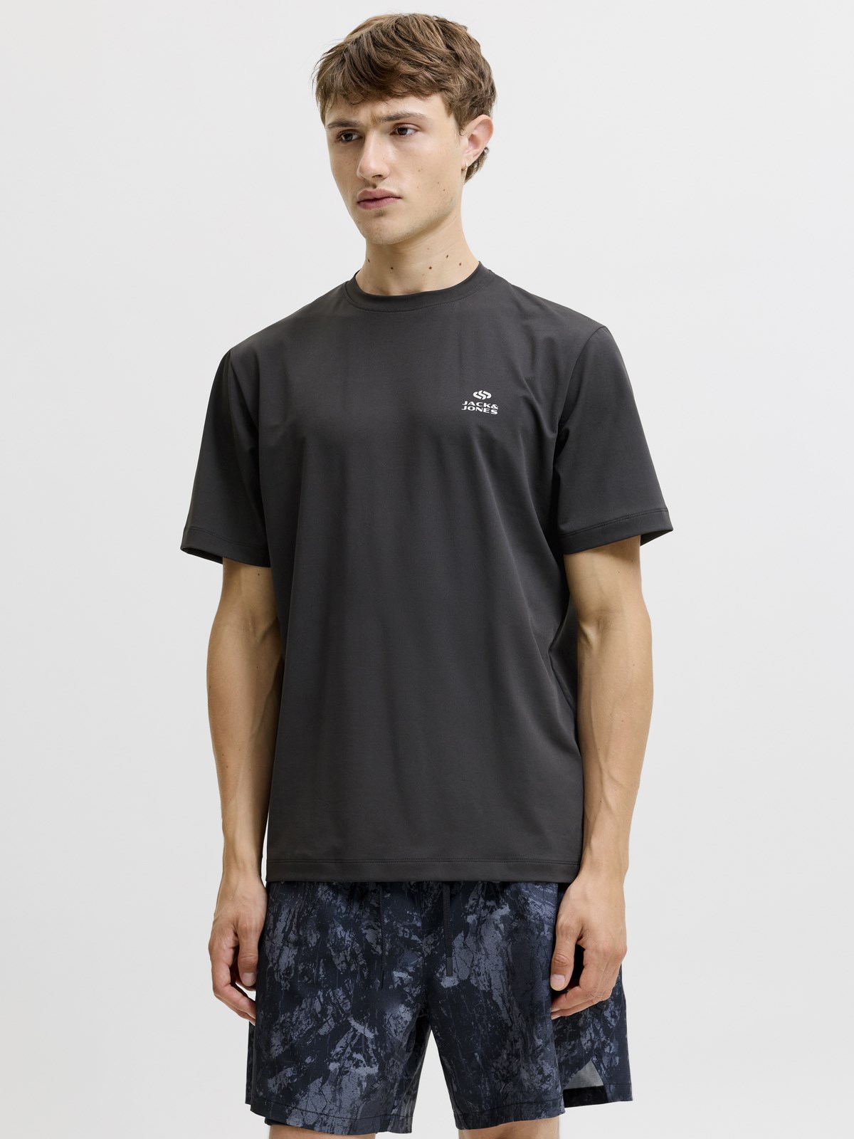 JJSPULSE LOGO BRANDING TEE Black