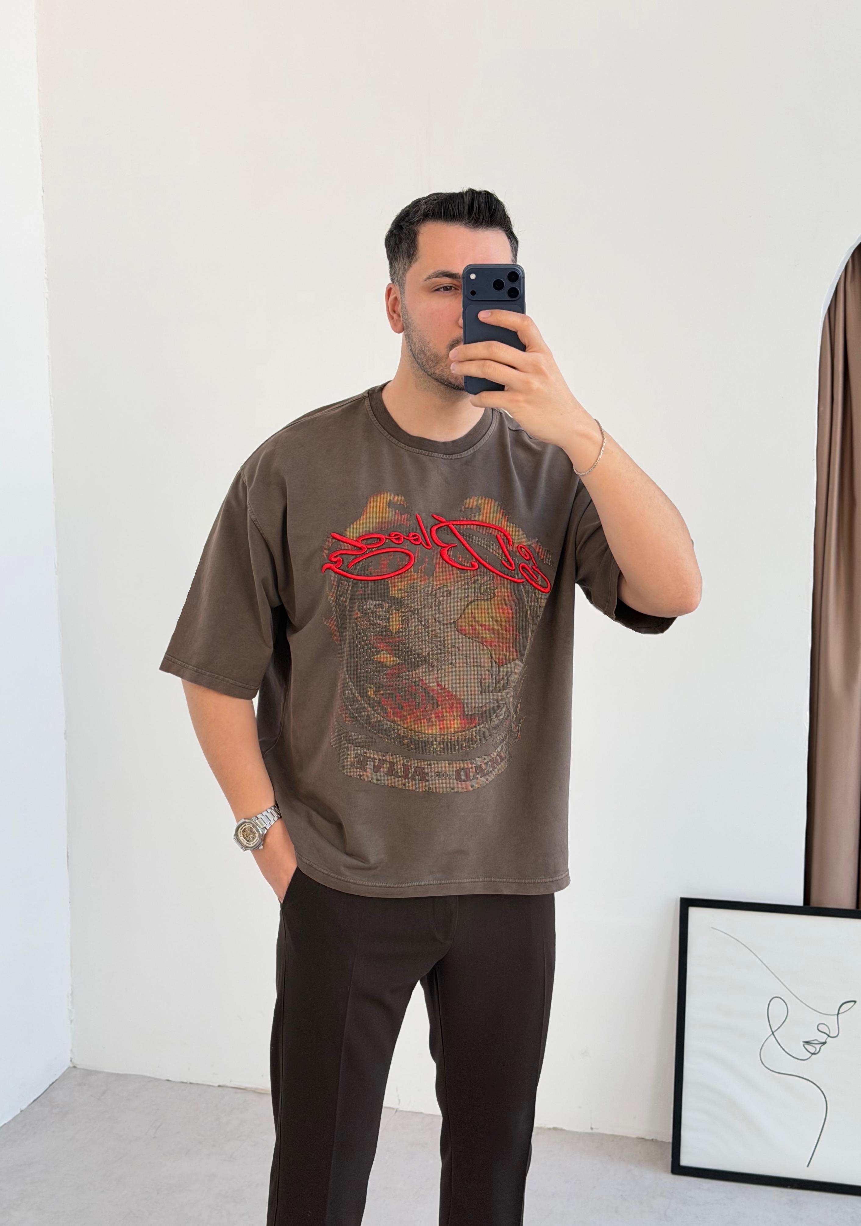 Block Nakışlı Yıkamalı Oversize Kahve Tişört