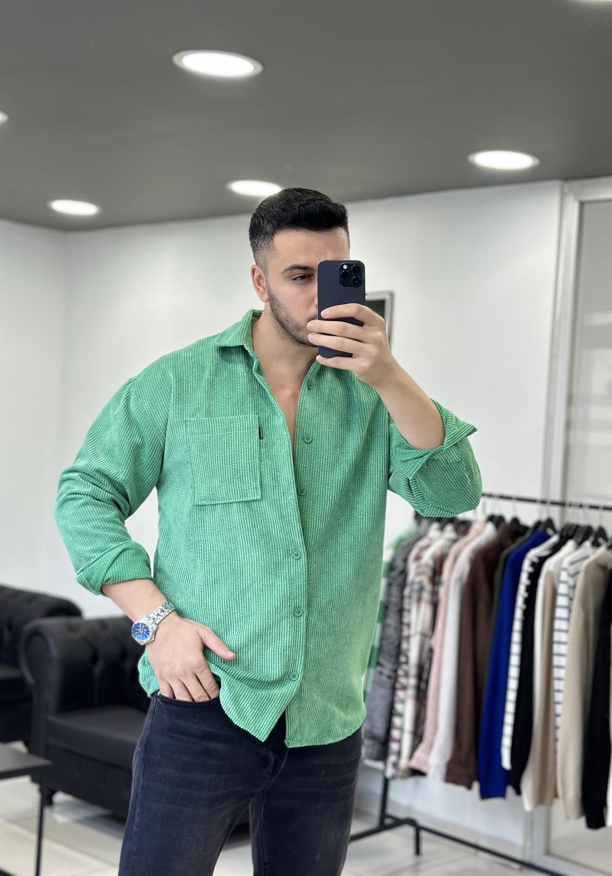 Cepli Yeşil Oversize Kadife Gömlek