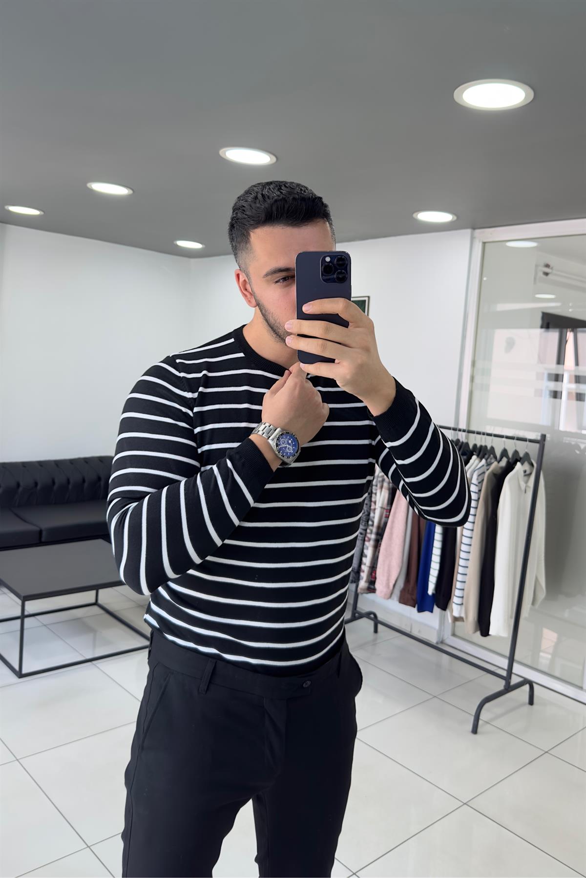 Siyah Çizgili Triko Örme Kazak