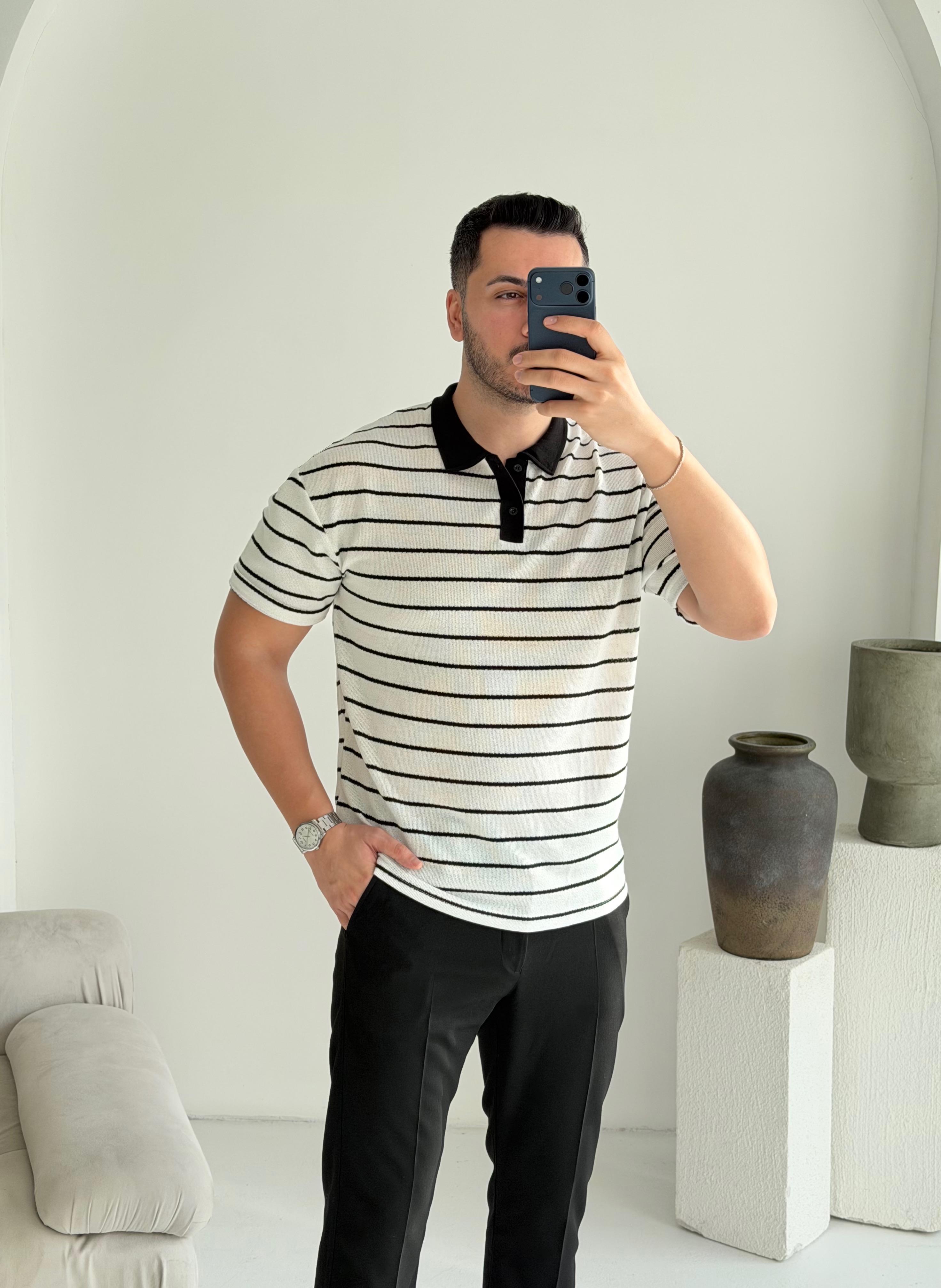 Yaka Detay Siyah Çizgili Tişört