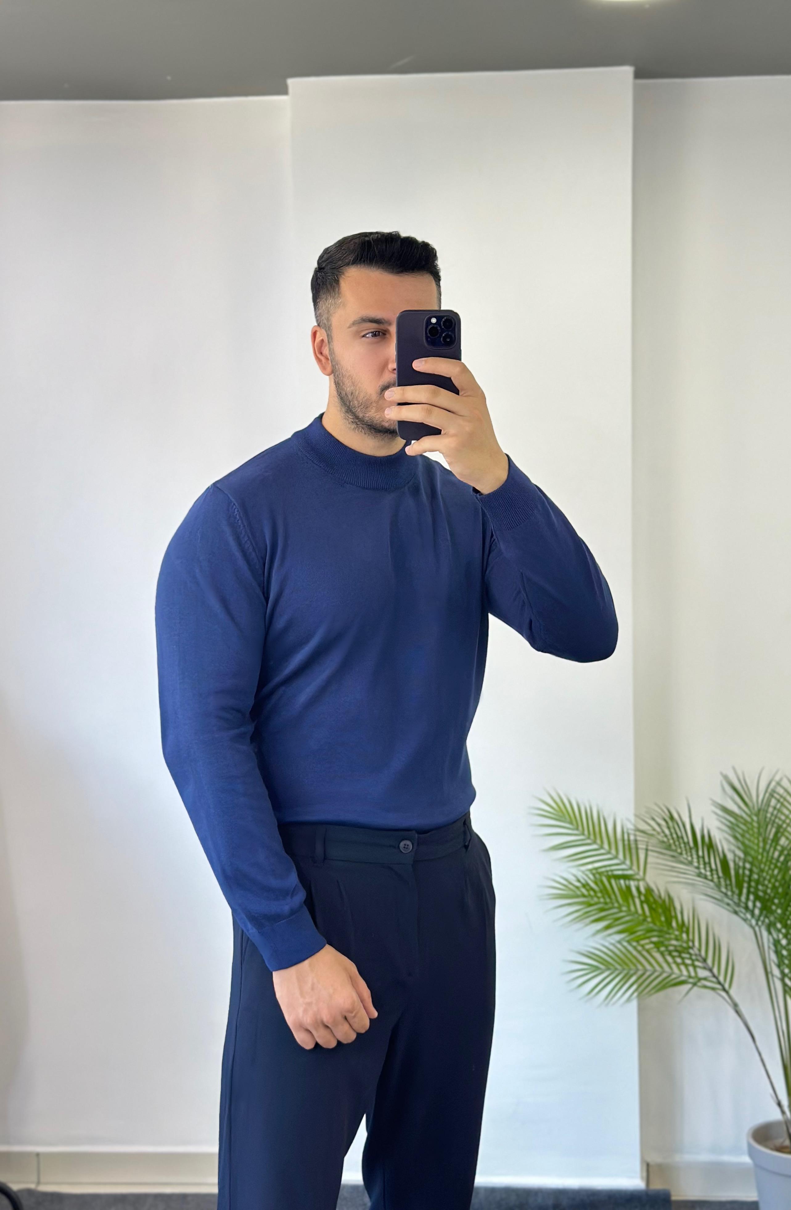 Yarım Balıkçı Lacivert Triko Kazak