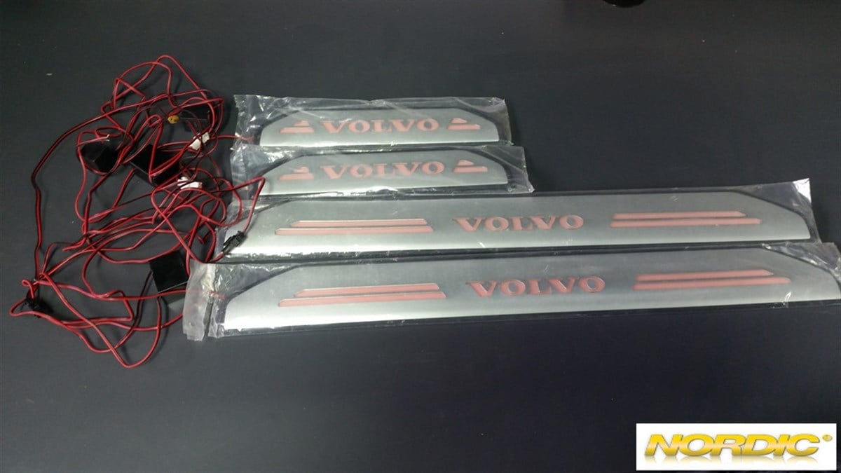  XC60 EŞİK ÇITASI 4 PARÇA KİT SET
