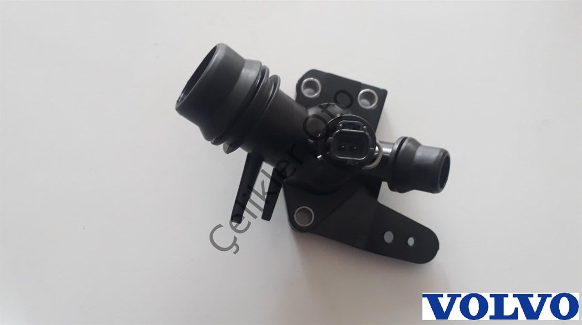 TERMOSTAT BAĞLANTI BORUSU S80/V70/XC60/XC70 