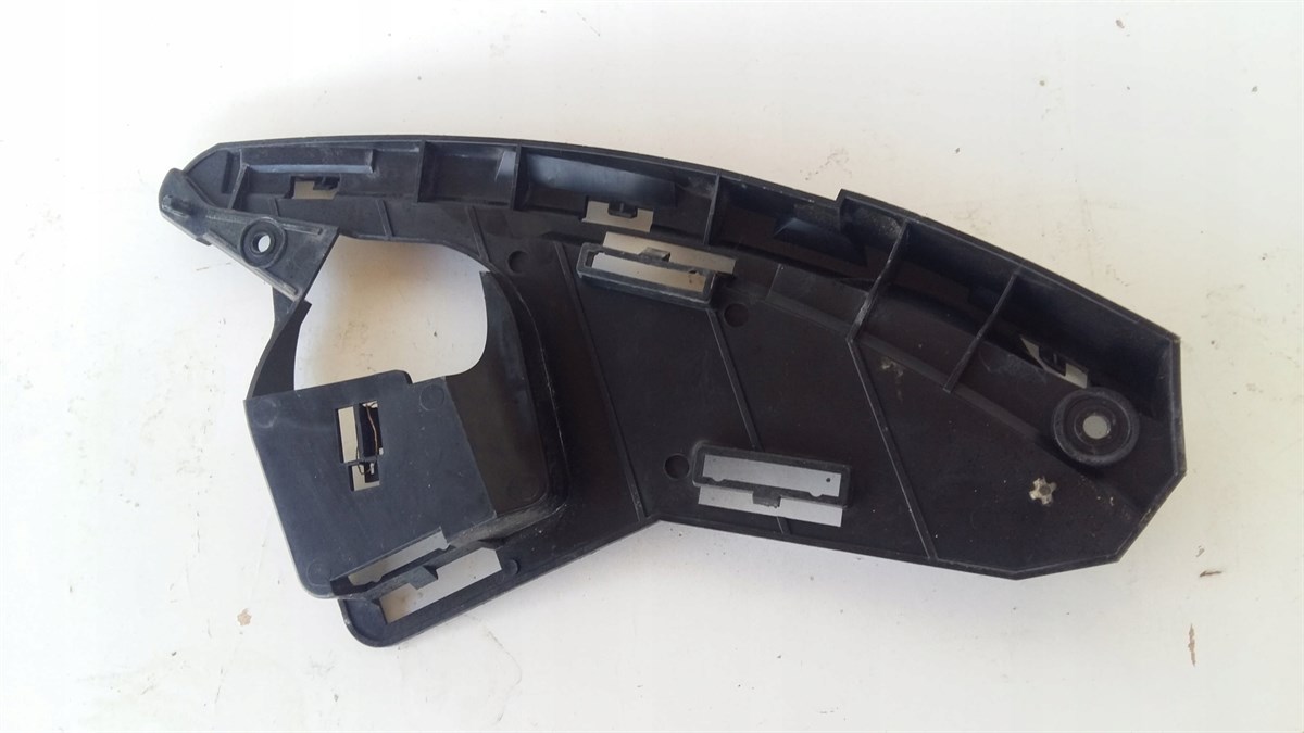  XC60 2009-2014 TAMPON BRAKETİ ÖN SOL FAR ALTI