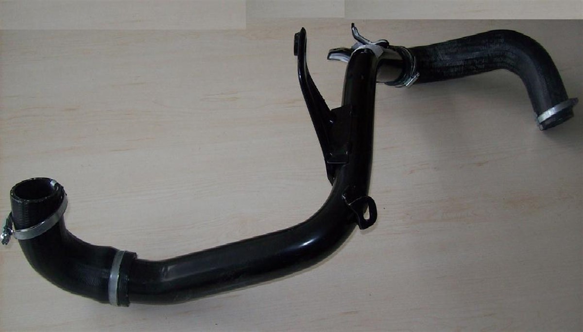 NS40/V50/C30 TURBO HAVA HORTUMU SAĞ METALLİ