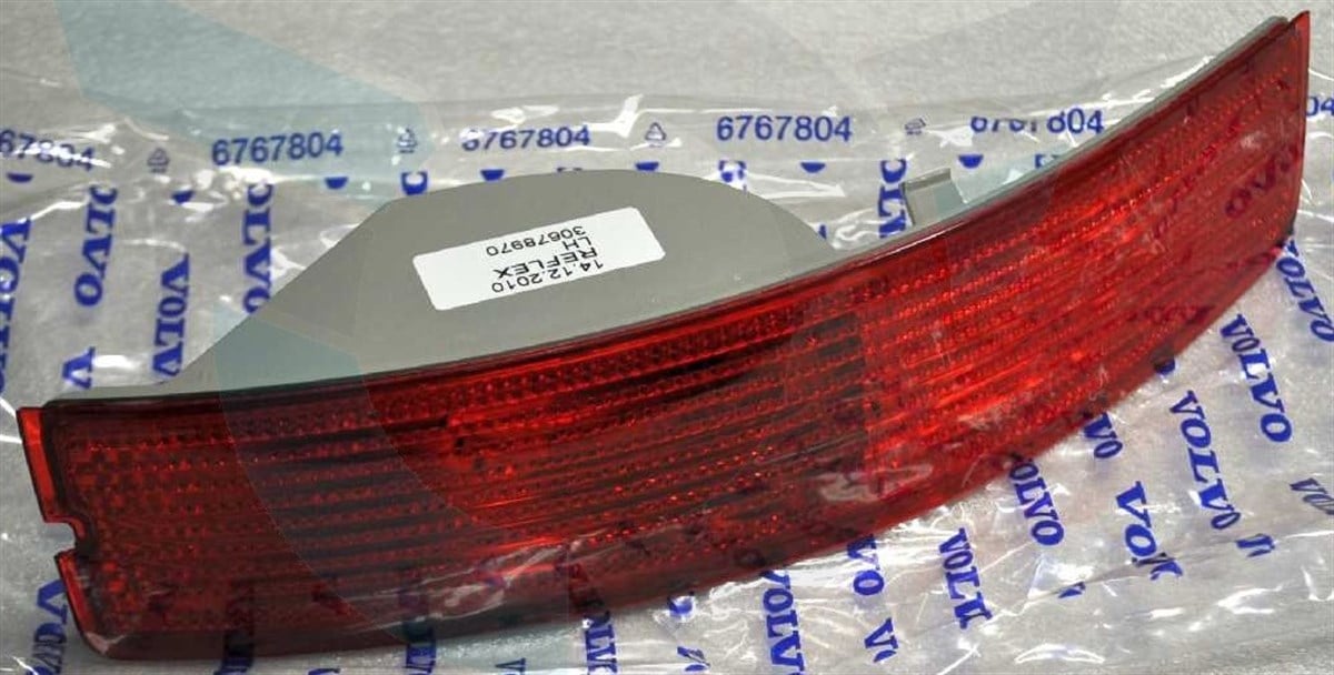 XC90 ARKA TAMPON REFLEKTÖR LAMBASI ( SAĞ )