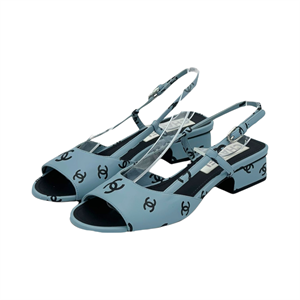  Chanel Pastel Blue Black CC Logo Slingback Pumps 37 CHANEL  