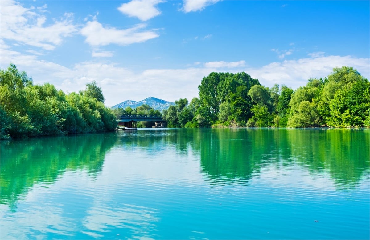 Akarsu ve Şelale Duvar KağıtlarıAkarsu ve Şelale Duvar Kağıdı