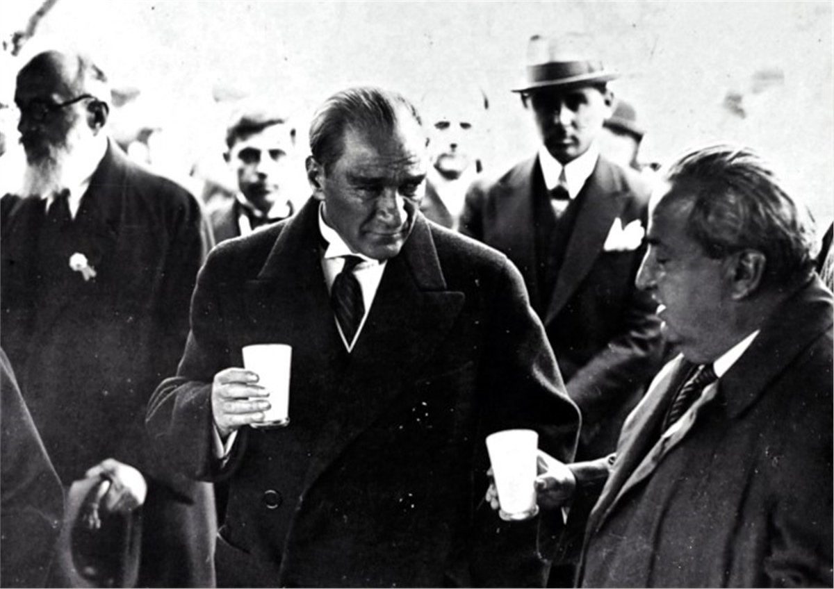 Atatürk Duvar KağıtlarıAtatürk Duvar Kağıdı