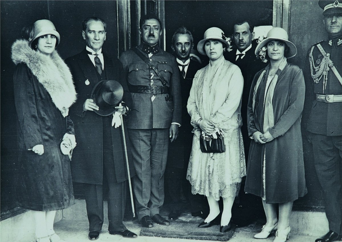 Atatürk Duvar KağıtlarıAtatürk Duvar Kağıdı