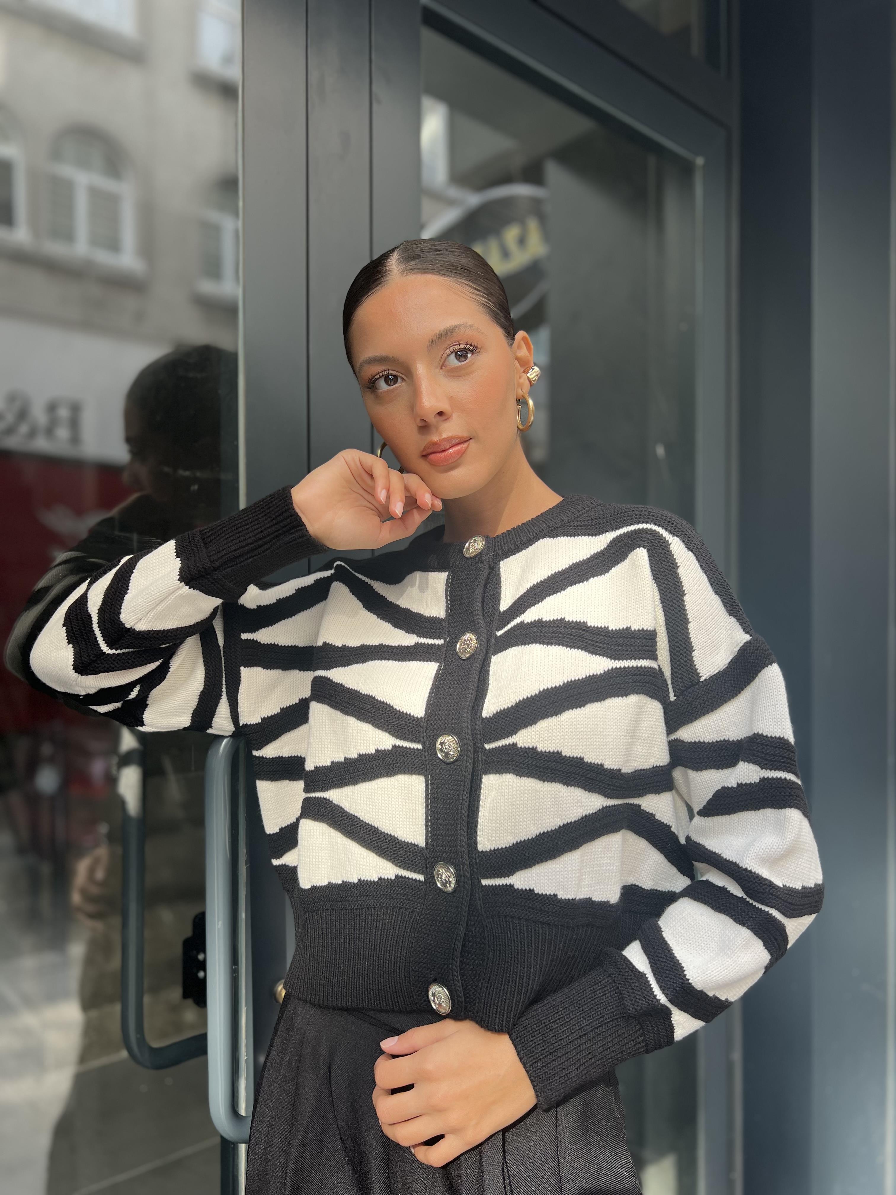 Dalga Desen Hırka-Siyah