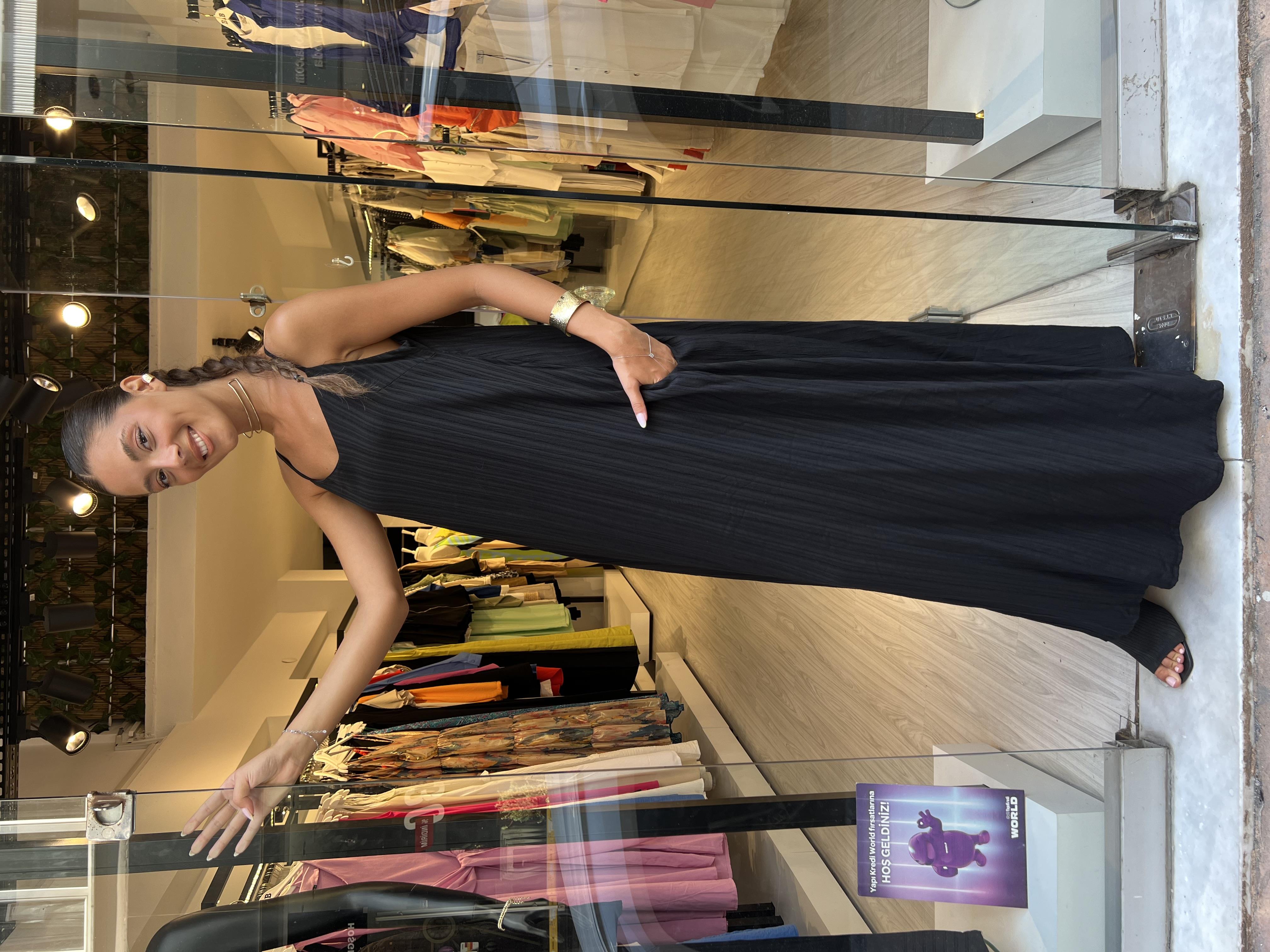 Die Gofre Askılı Elbise-Siyah