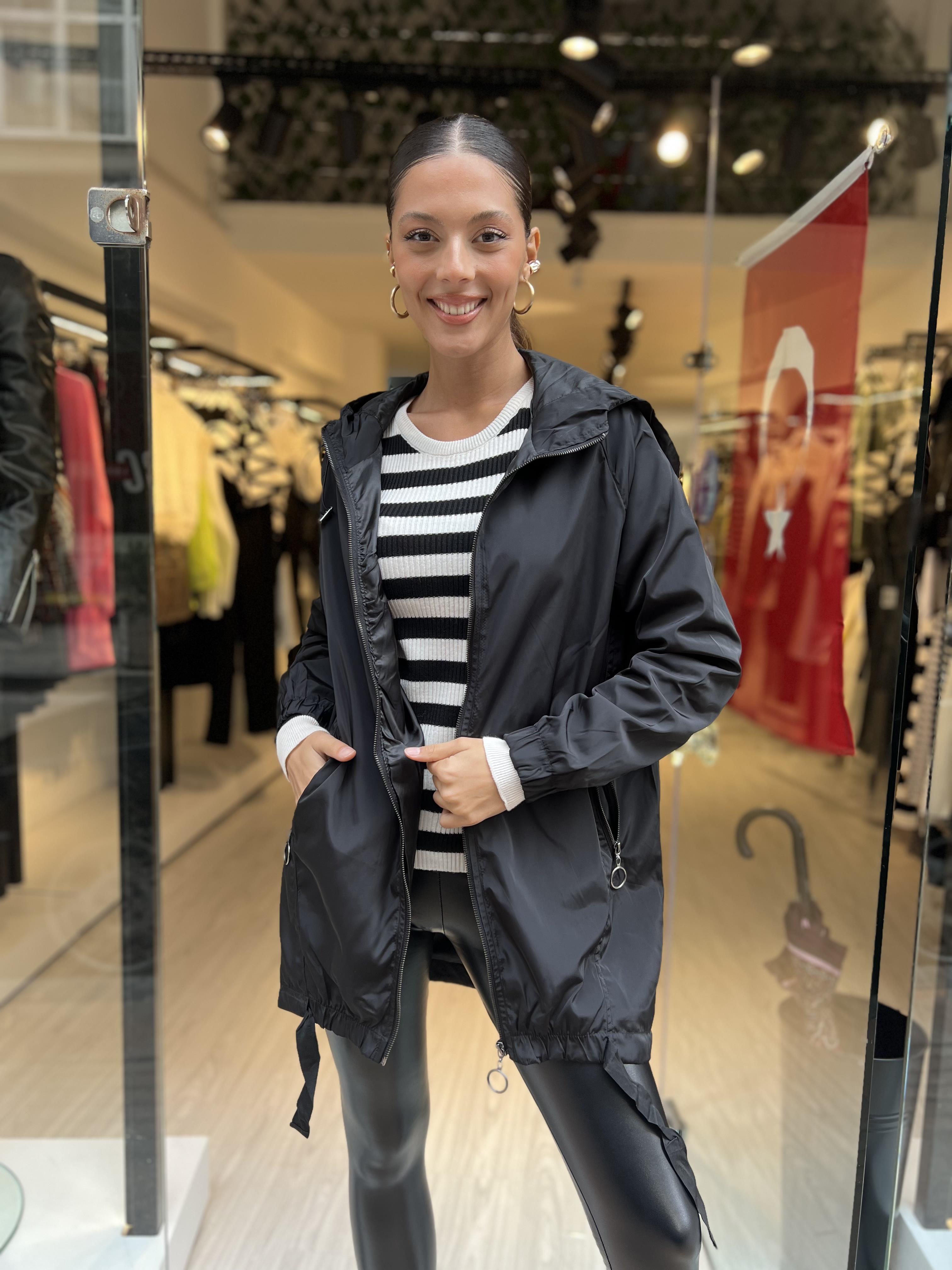 Lastikli Uzun Yağmurluk-Siyah