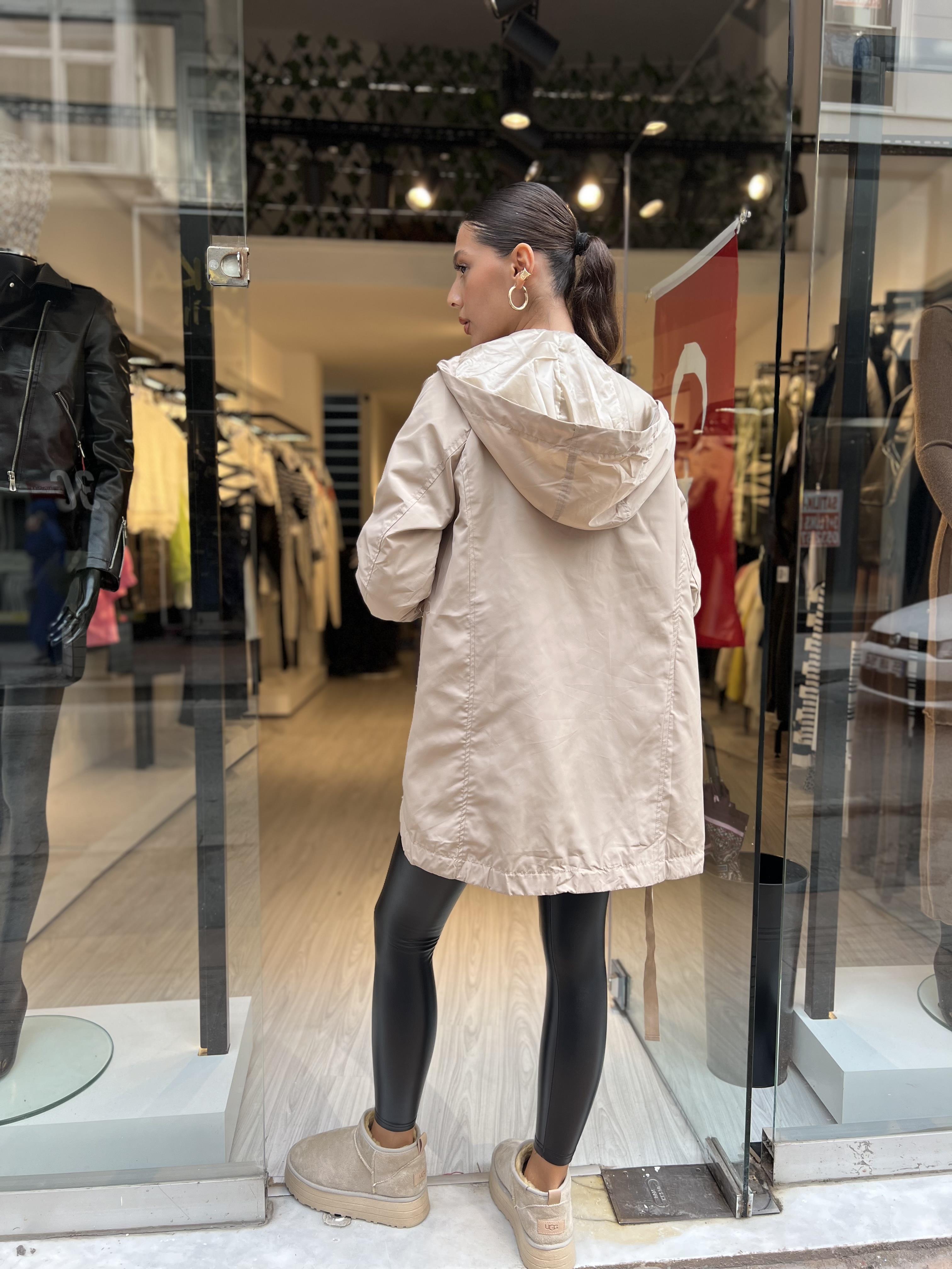 Lastikli Uzun Yağmurluk-Taş