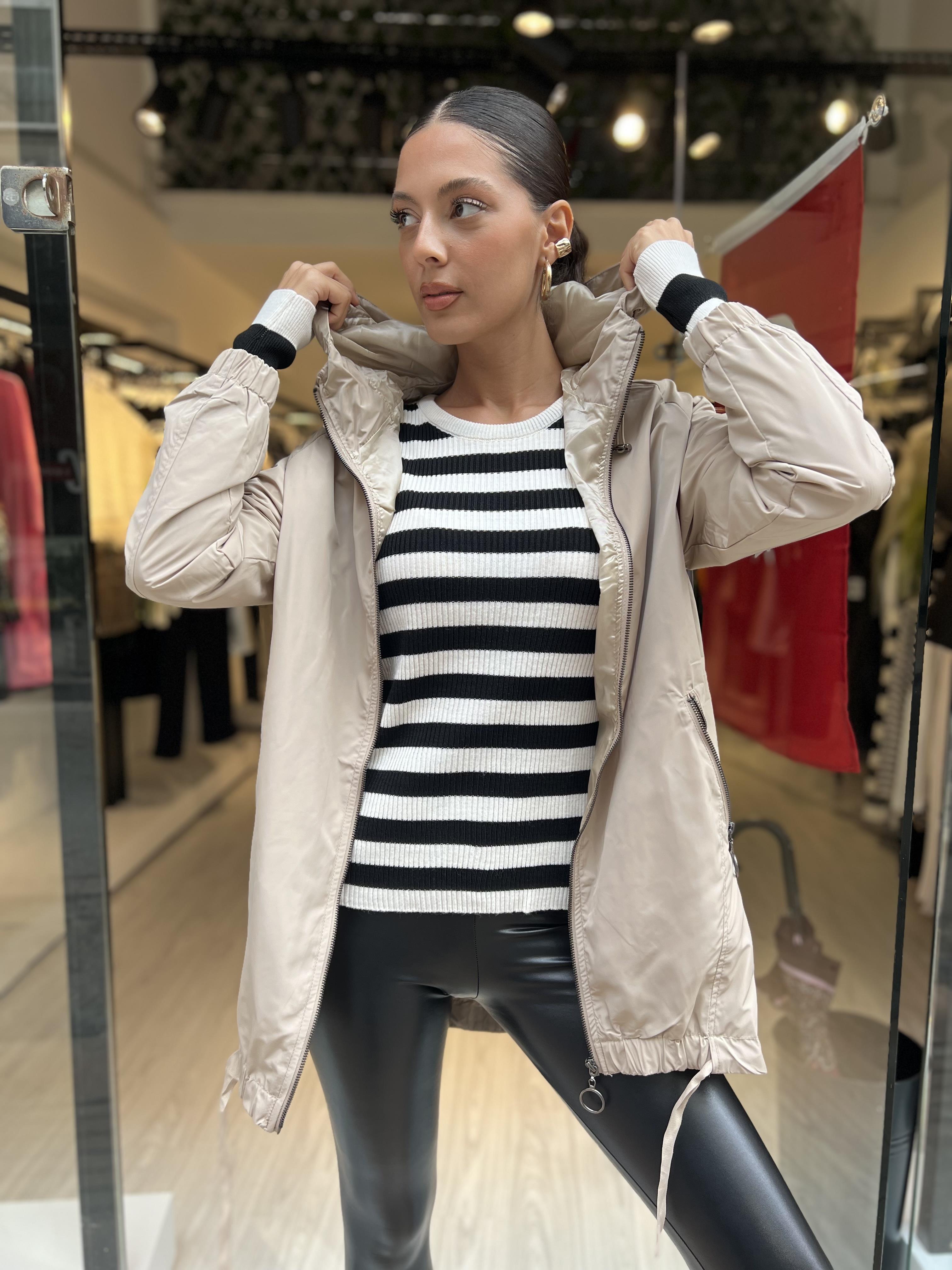 Lastikli Uzun Yağmurluk-Taş