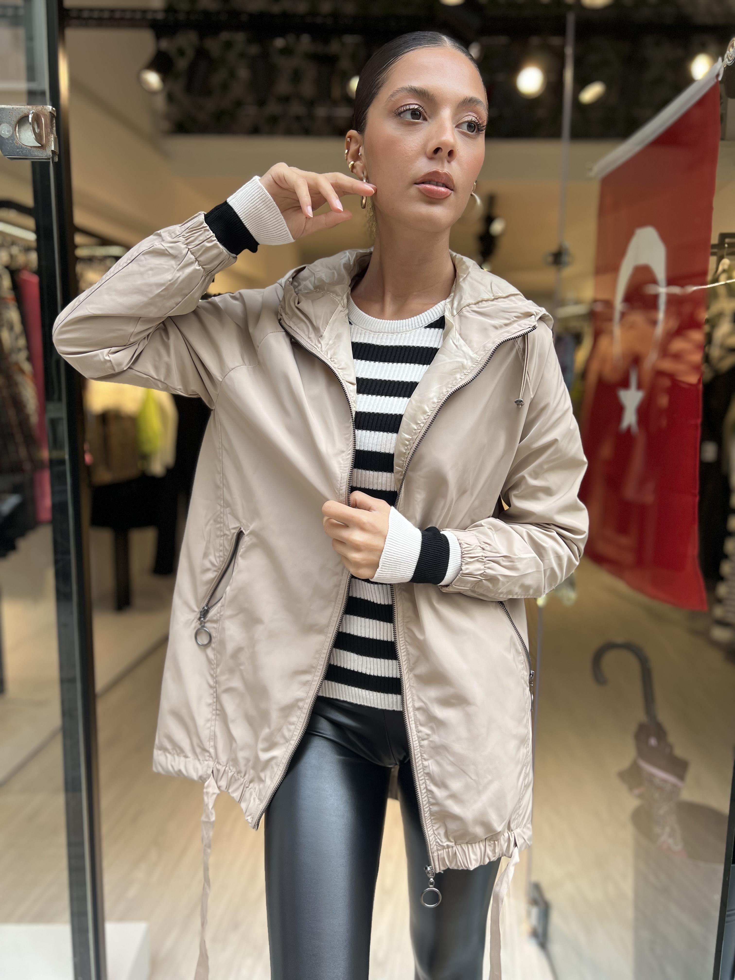 Lastikli Uzun Yağmurluk-Taş