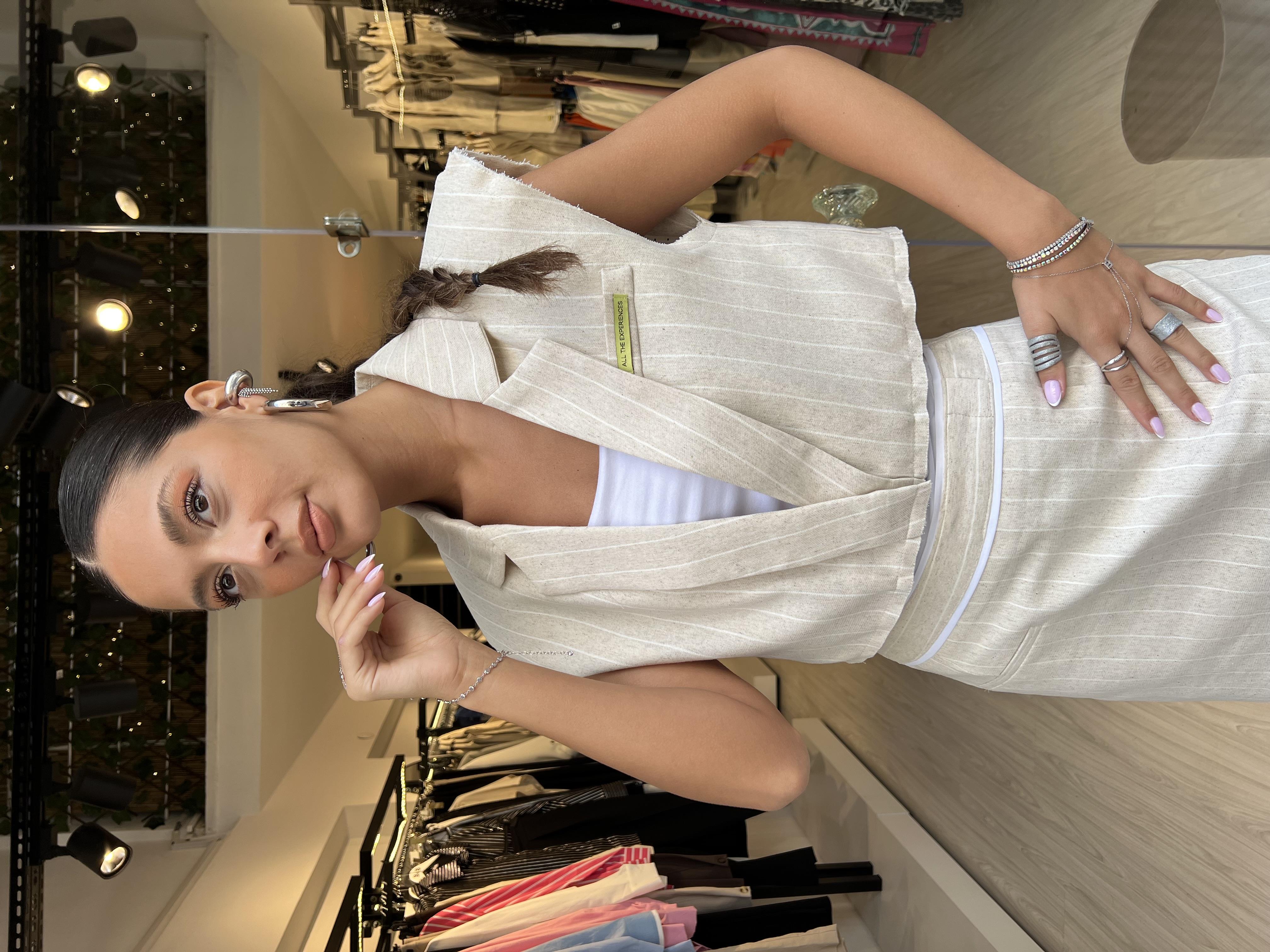 Q Etiket Detaylı Yelek-Taş