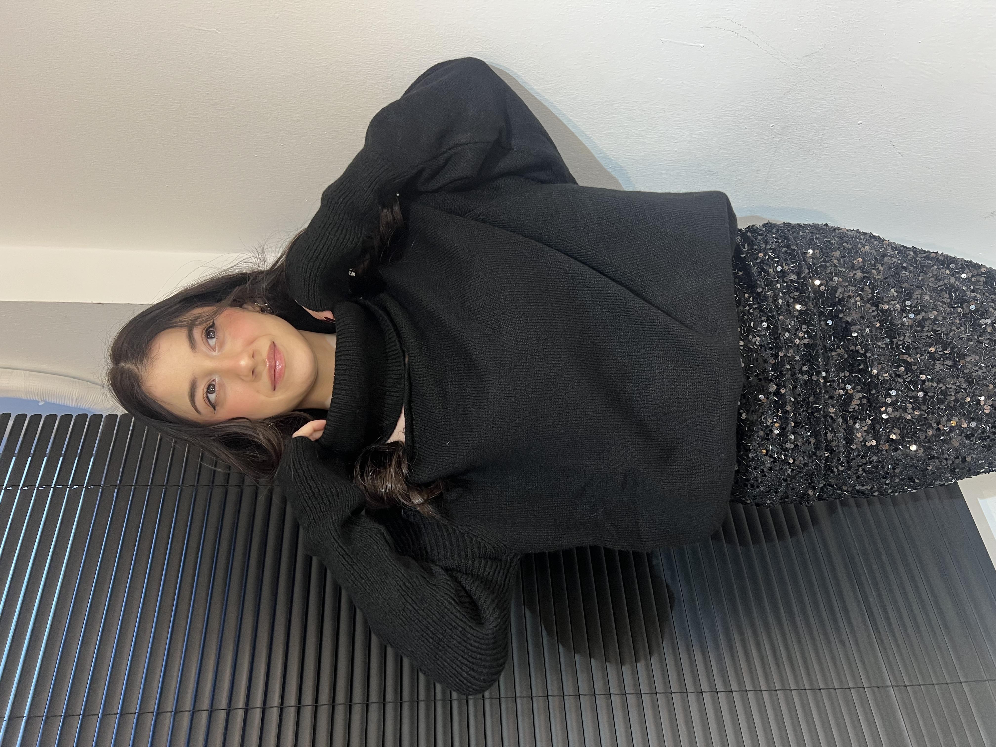 S.Boğazlı Omuz Detaylı Kazak-Siyah