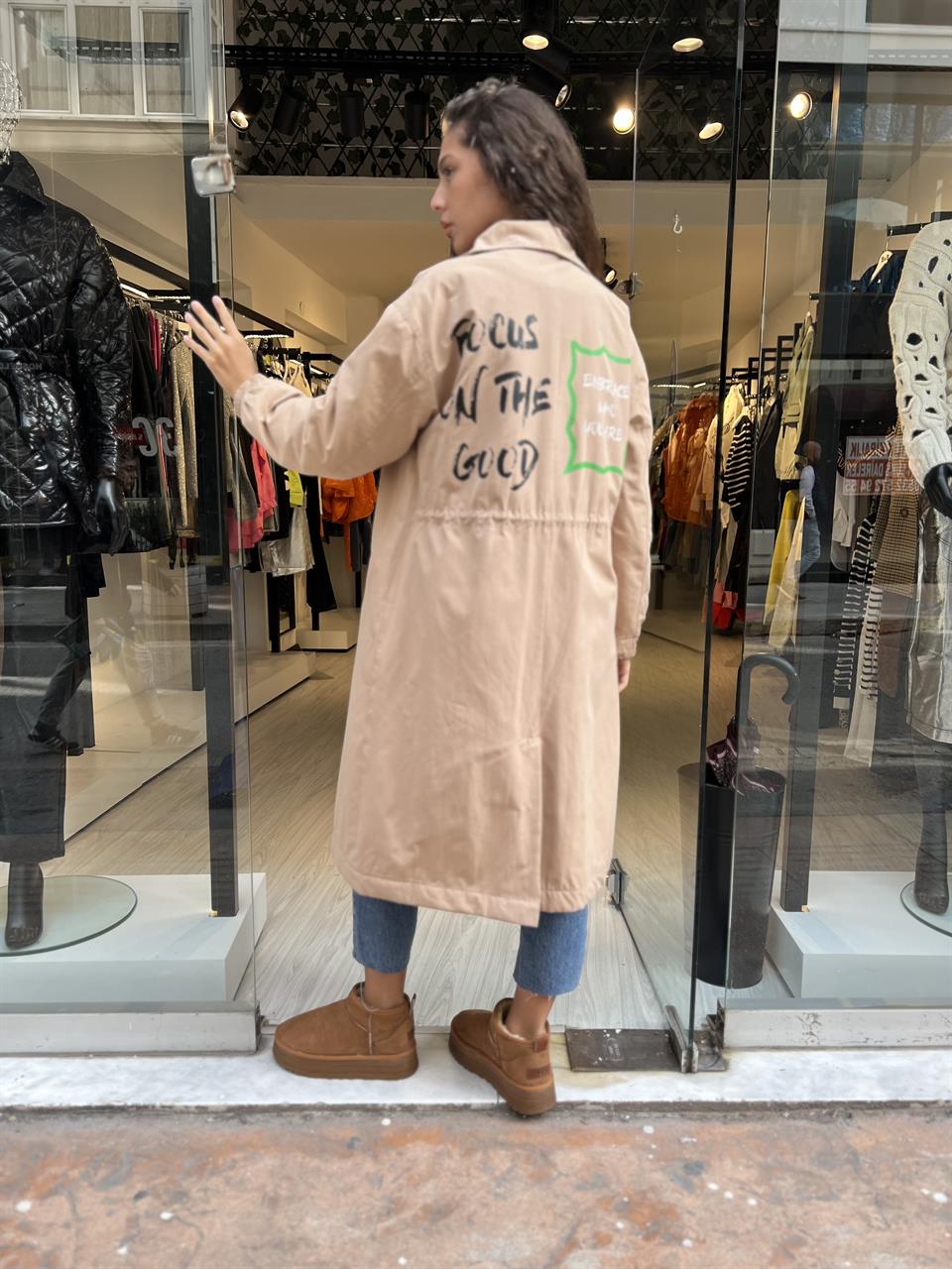 Yazılı Trenç-Camel