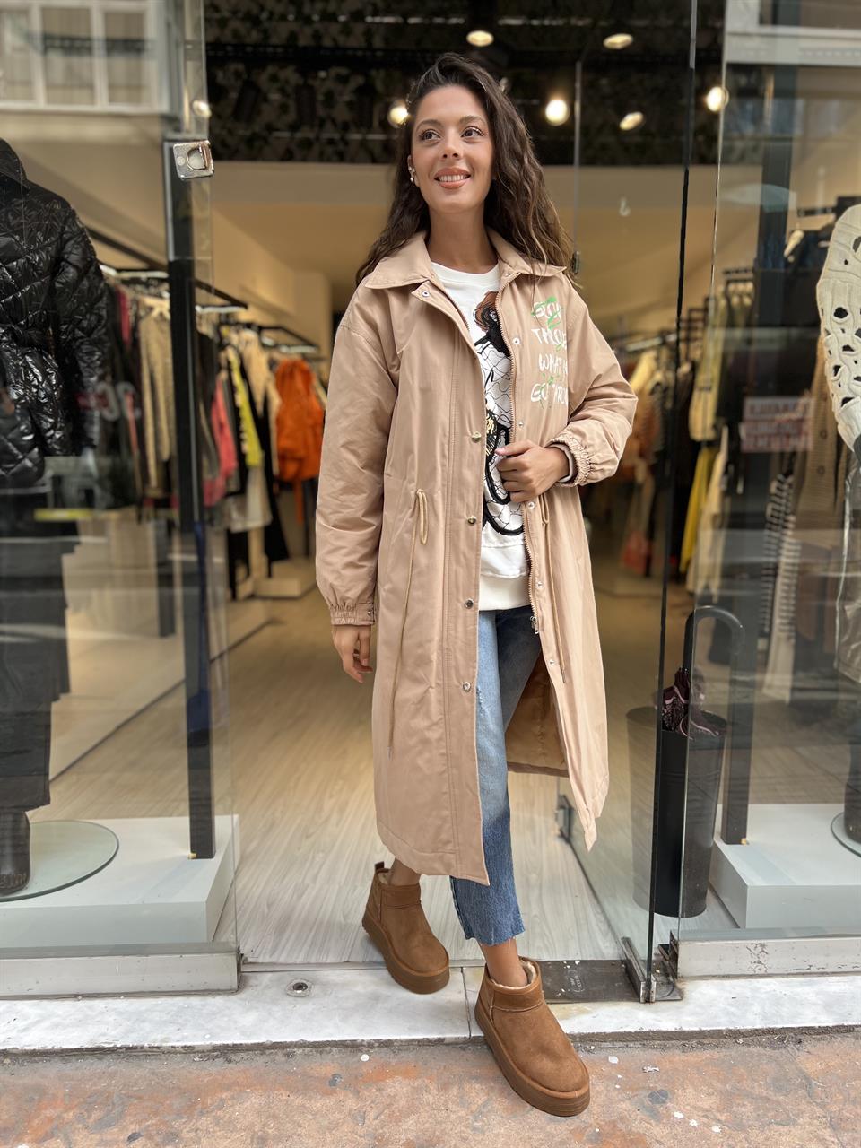 Yazılı Trenç-Camel