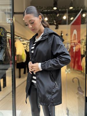 Lastikli Uzun Yağmurluk-Siyah