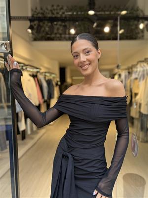 Q.Tül Detaylı Omzu Açık Bluz-Siyah