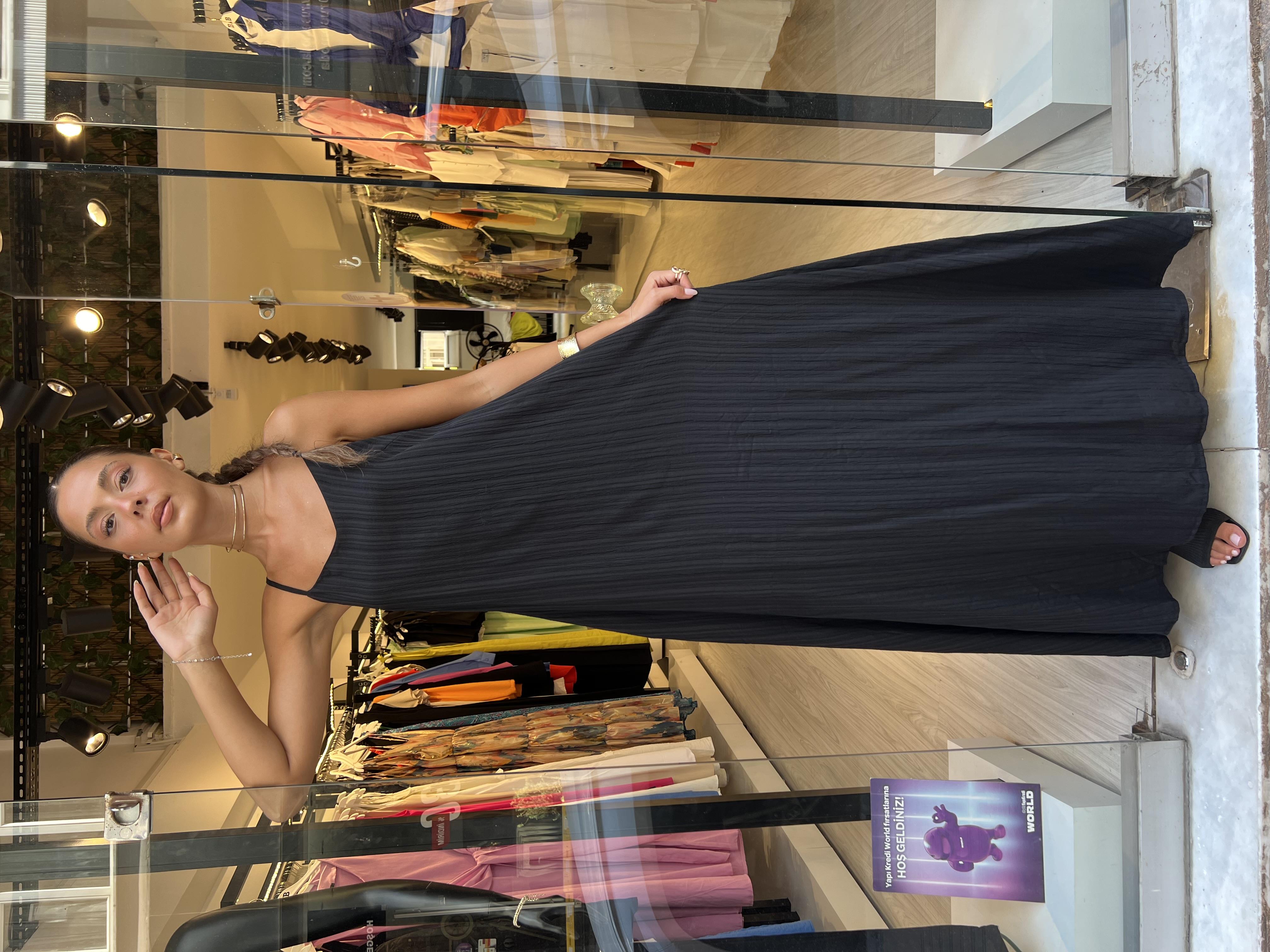 Die Gofre Askılı Elbise-Siyah