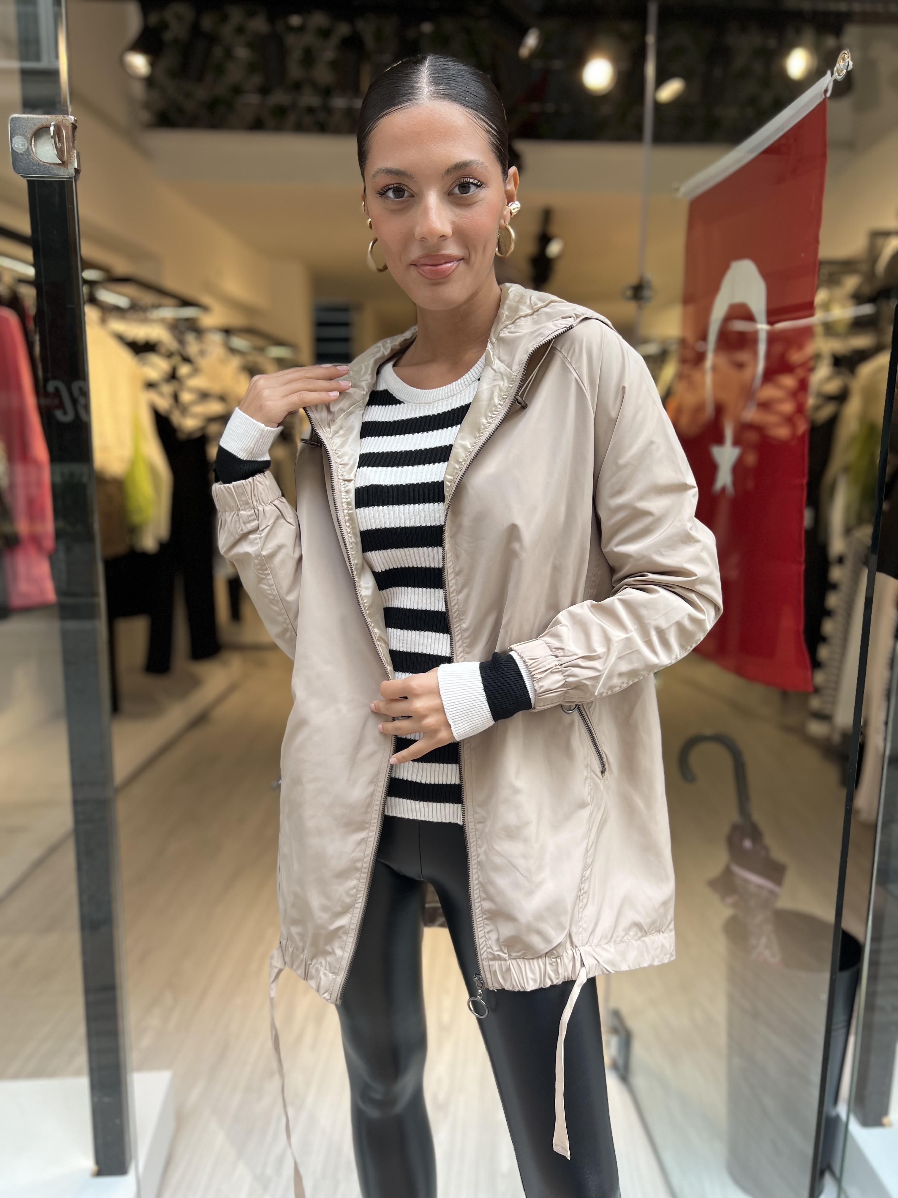 Lastikli Uzun Yağmurluk-Taş