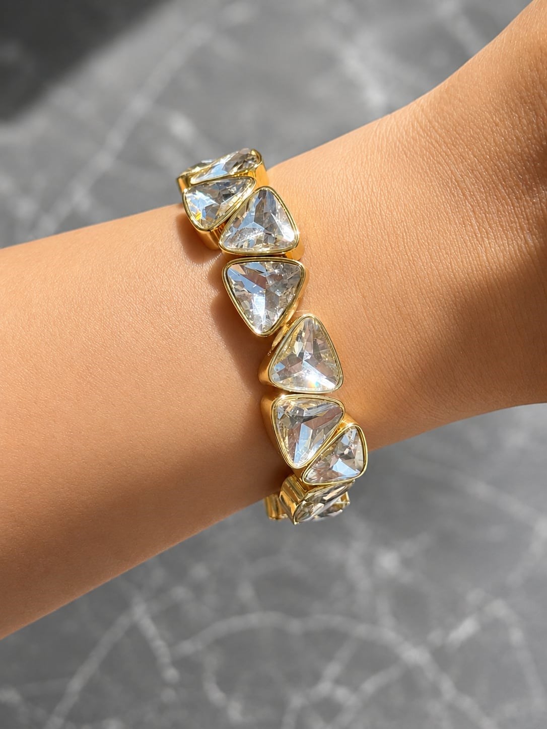 14K Özel Seri Kristal Taşlı Esnek Bileklik