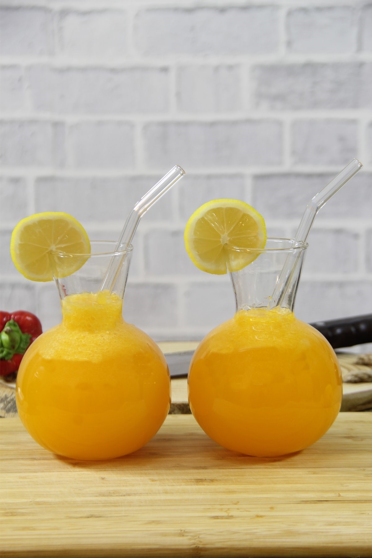 2 Adet Tombul Cam Pipetli Meşrubat Bardağı
