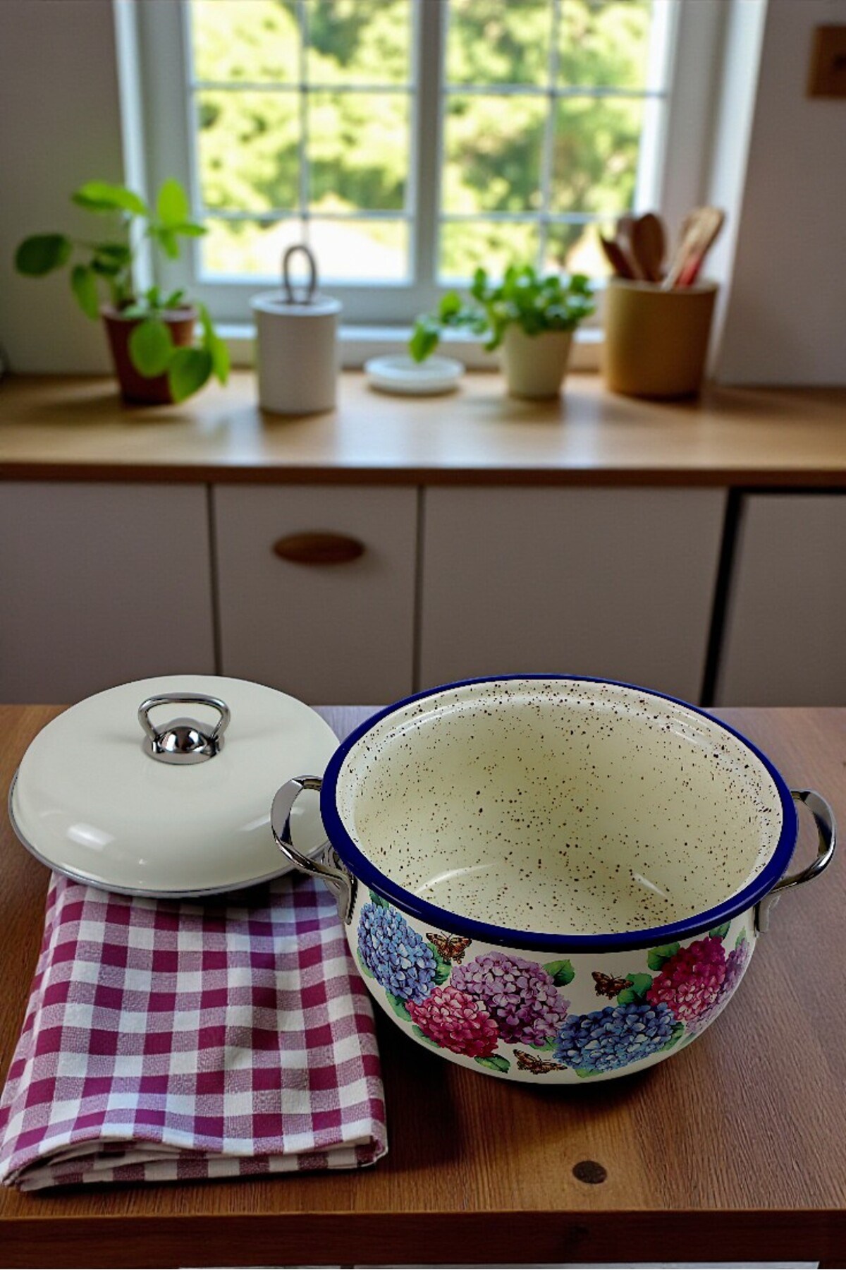 22 No 3L. Emaye Ortanca Lavivert Tencere, Servis, Yemek Kamp, Piknik, Çeyiz