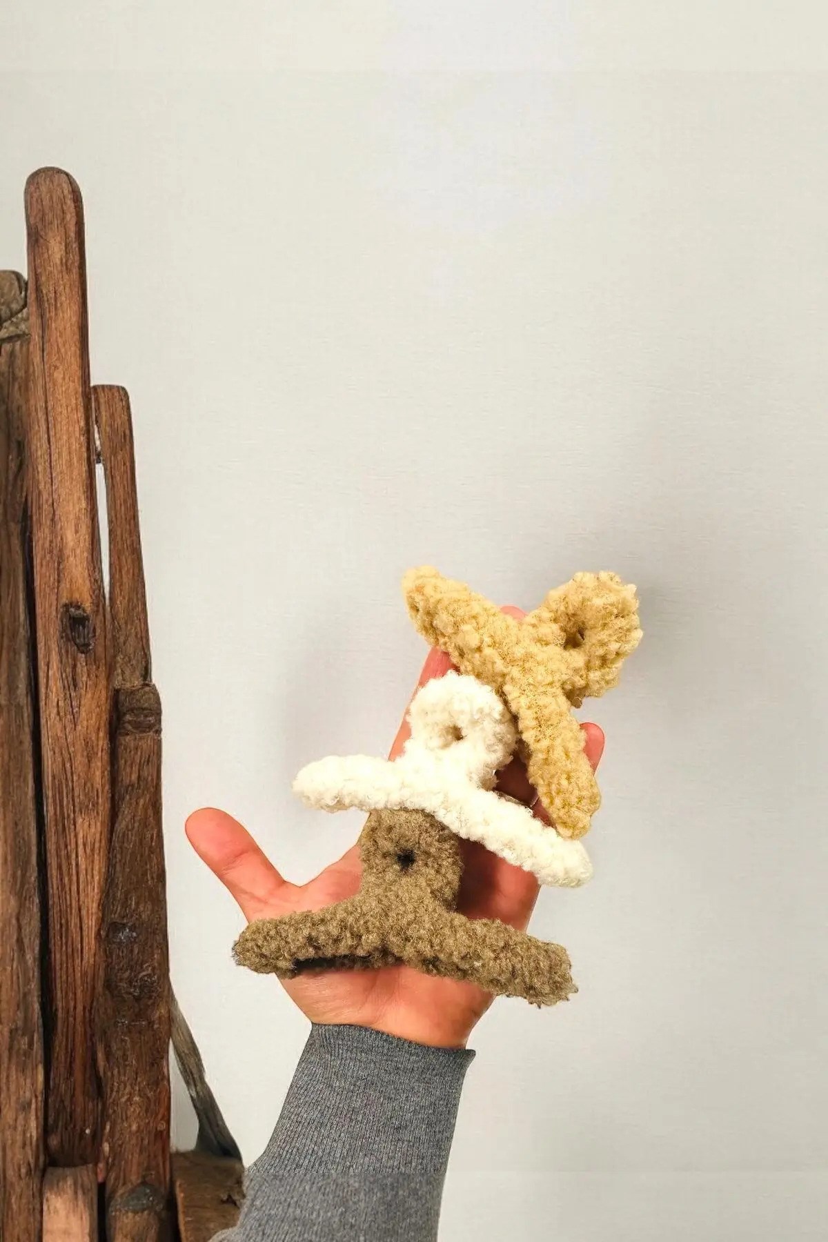 Kadın Peluş Model Kırçıllı 3 Adet Büyük Boy 11 Cm Mandal Toka Seti