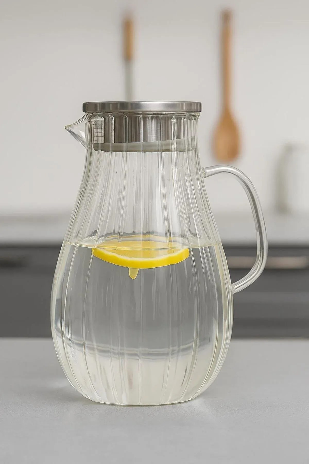 Metal Kapaklı Çizgili Cam Sürahi 1800 ml – Borosilikat Cam Demlik Sürahi